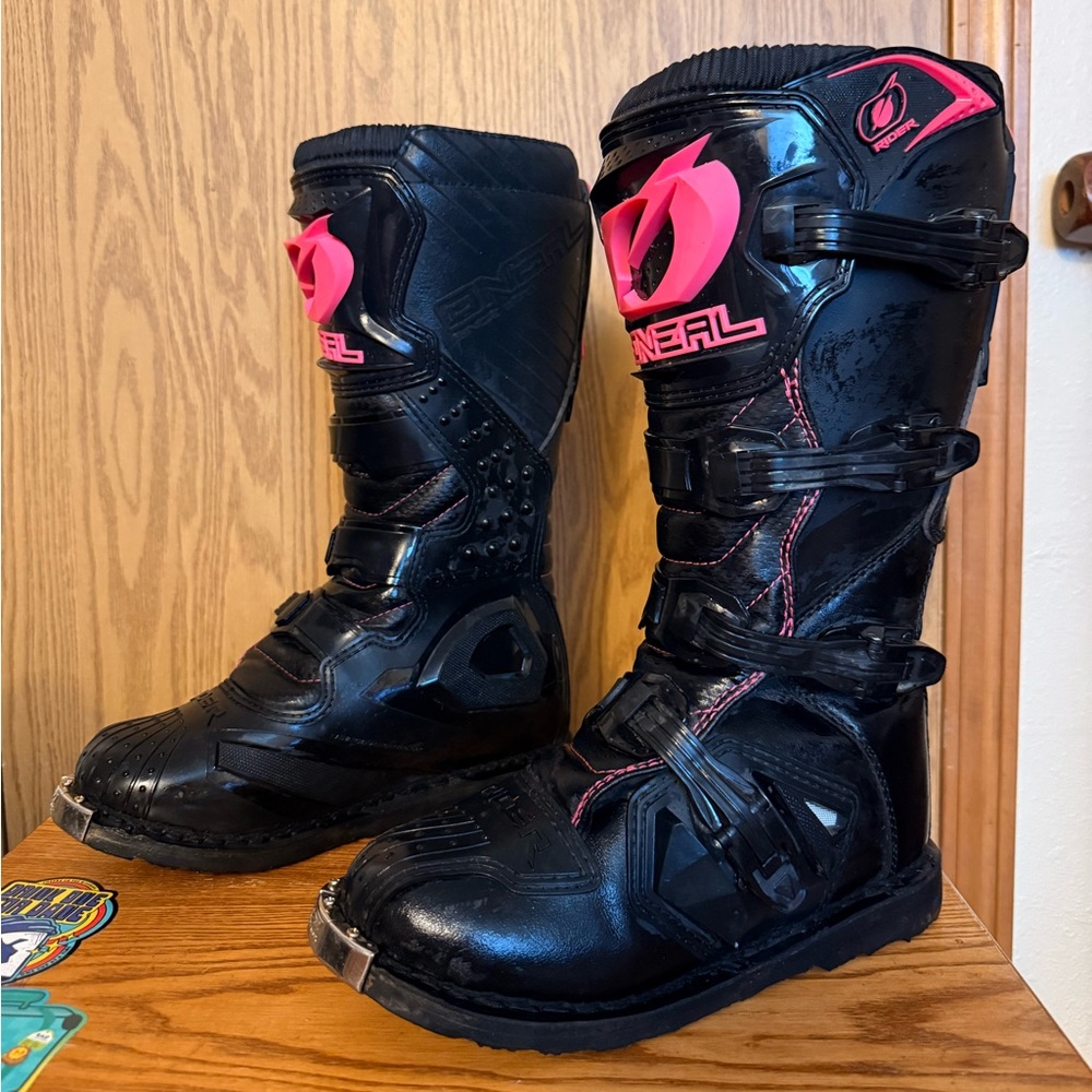 O'Neal Women's Black and Pink Motor Boots (8)